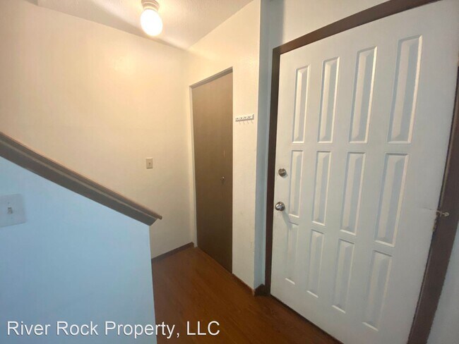 Building Photo - 3 br, 1 bath House - 206 5th St NW