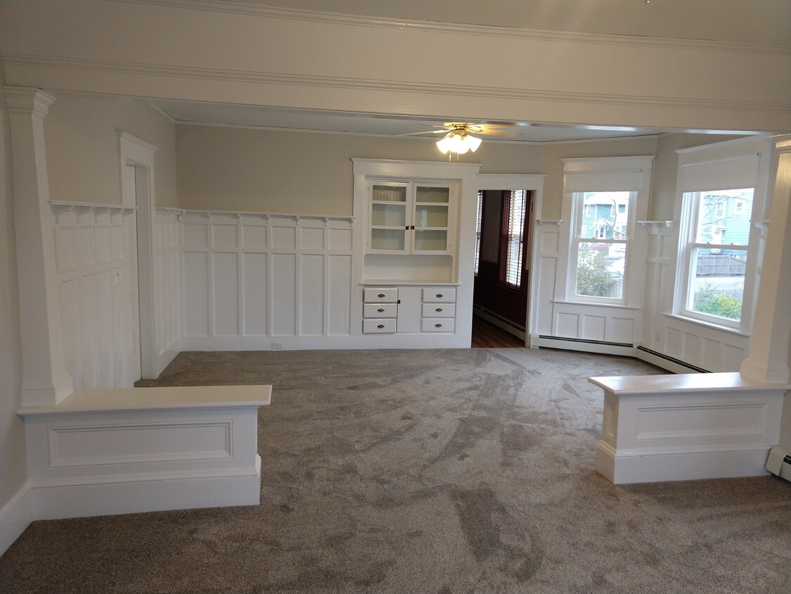Living/Dining - 417 Harris Ave