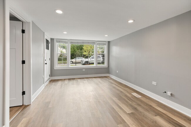 Foto del edificio - 4624 N Springfield Ave