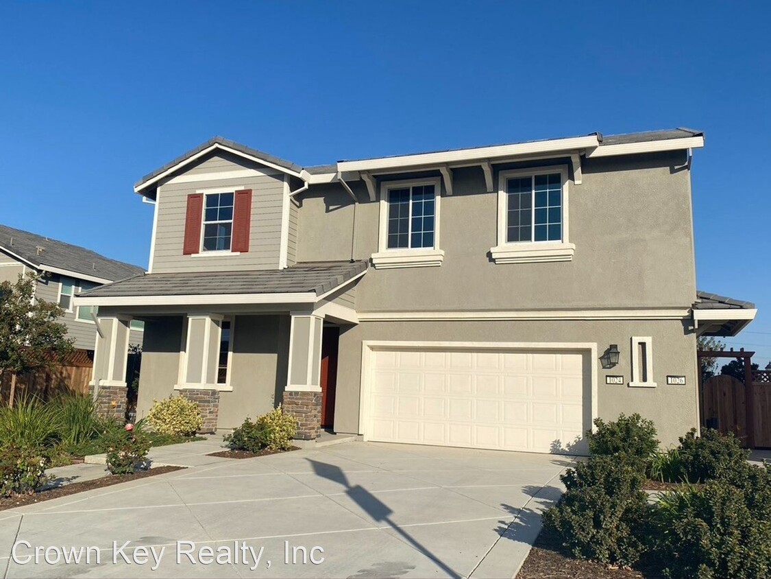 4 br, 3 bath House - 1024 S Prosperity - M... Photo