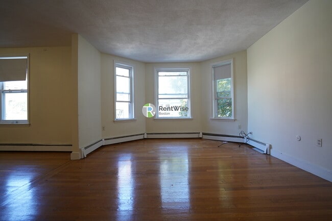 Building Photo - 310 Tappan St