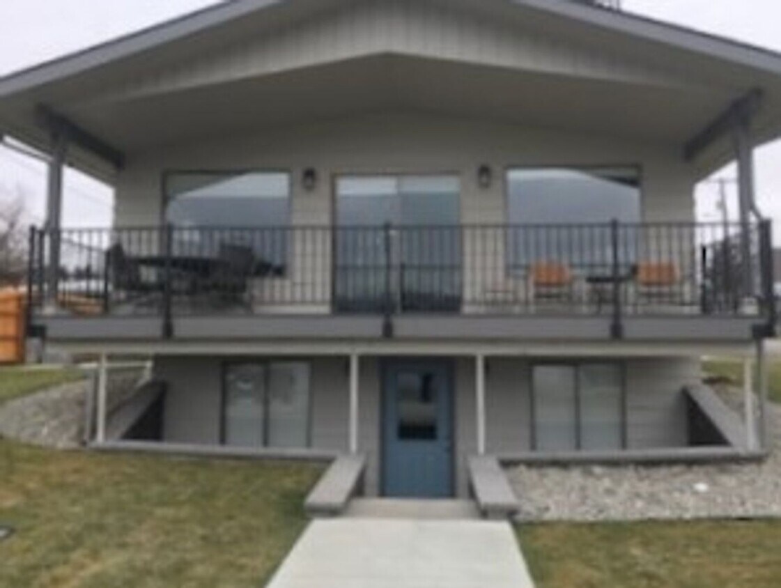 250 S Harris Ave Unit 250 South Harris A, Manson, WA 98831 Room for