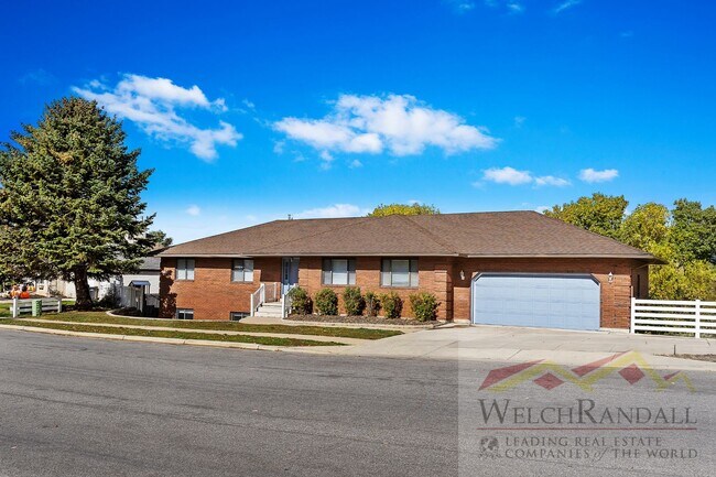 Building Photo - 6 Bedroom 4 Bath Layton Home