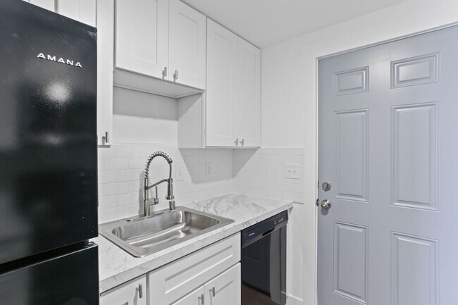 Foto del edificio - Freshly Remodeled Studio!