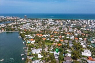 Building Photo - 1320 N Biscayne Point Rd