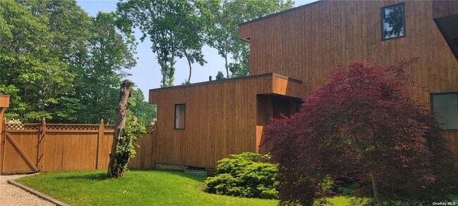 Building Photo - 12 Quarter Ct