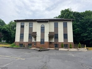 Building Photo - 48 Ringwood Ave
