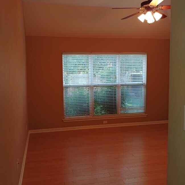 Building Photo - 5720 Barrington Ct