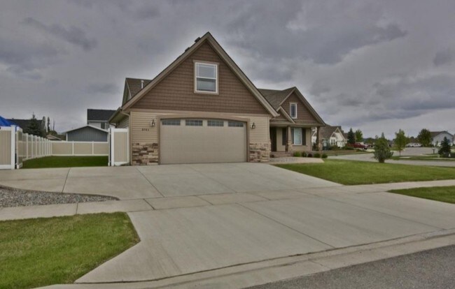 Building Photo - 8783 N Boysenberry Loop