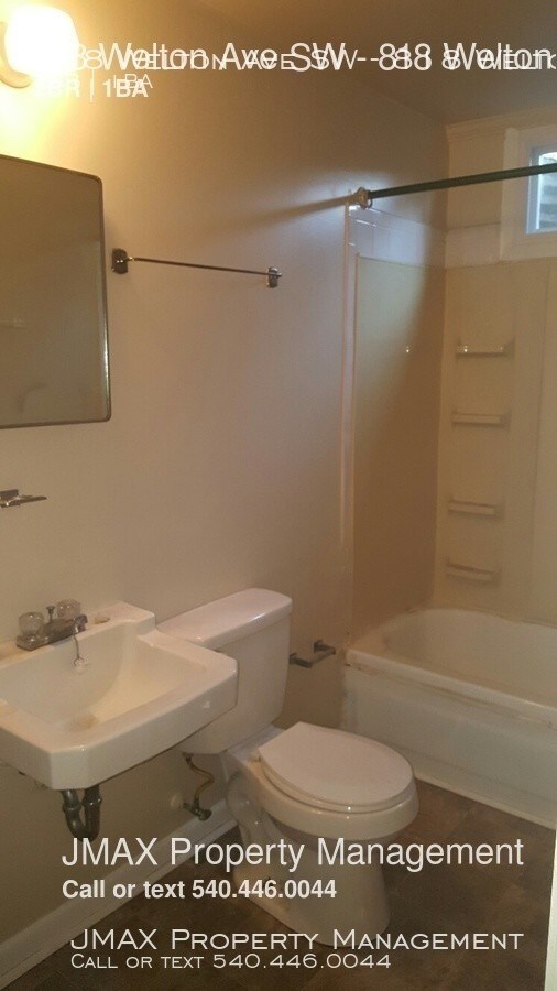 Building Photo - Affordable two bedroom unit in SW Wasena Area