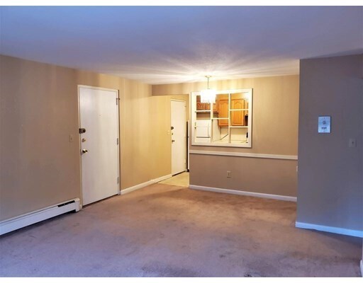Building Photo - A5 Colonial Dr