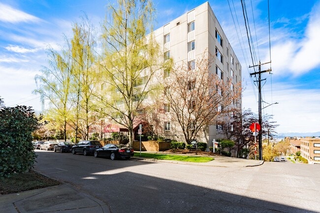 Building Photo - Park Manor