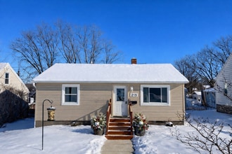 Building Photo - 215 N 10th Ave