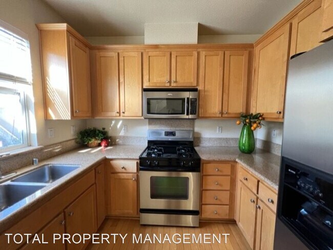 Foto del edificio - 3 br, 3 bath House - 588 AMHERST TERRACE