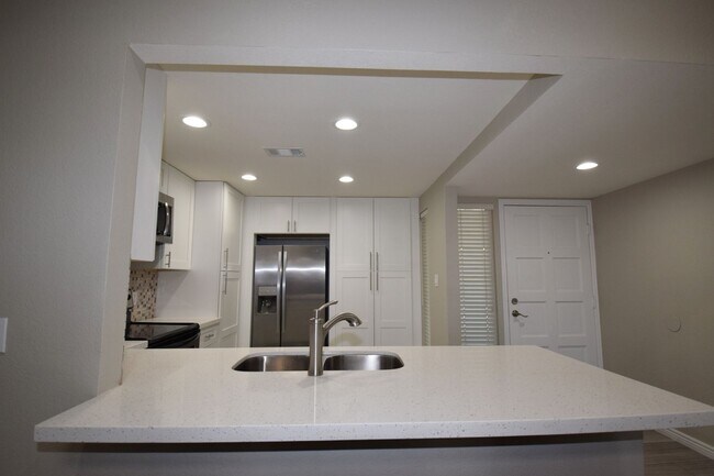 Foto del edificio - Beautifully remodeled Scottsdale condo bac...