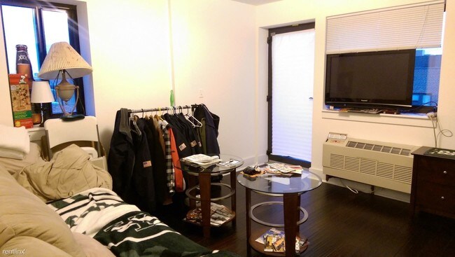 Foto del edificio - 1 br, 1 bath Apartment - 6511 Booth St 2B