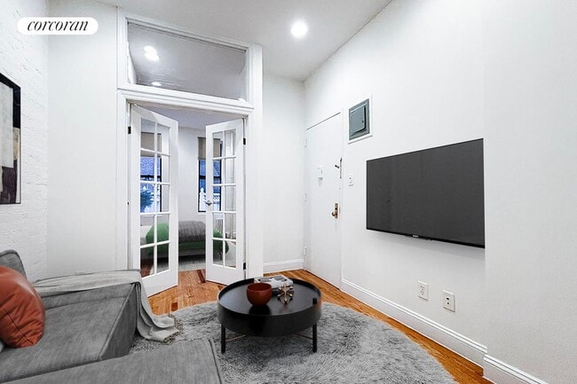 Building Photo - 421 E 81st St