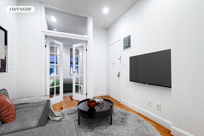 Foto del edificio - 421 E 81st St