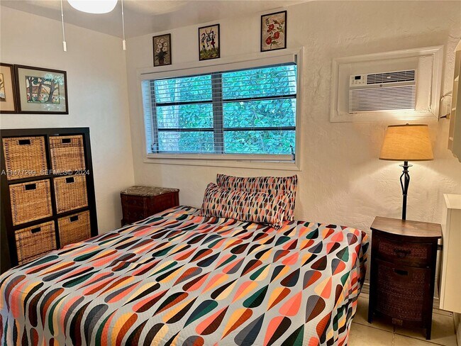 Foto del edificio - 325 Fernwood Rd