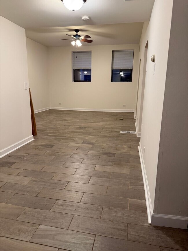 Foto del edificio - 4054 N Sheridan Rd