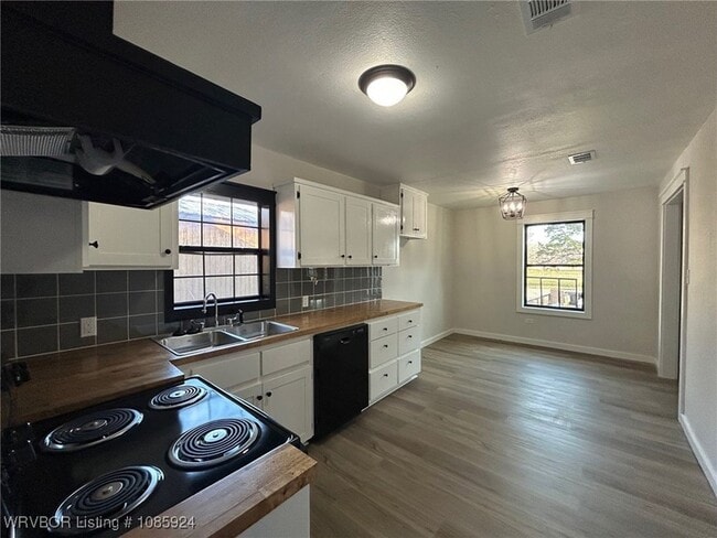 Foto del edificio - 117 S Main St