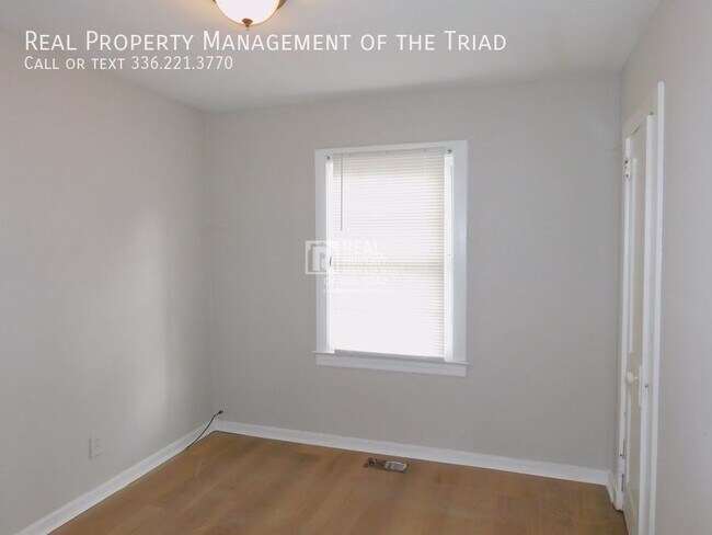 Building Photo - 3BR/1BA in High Point