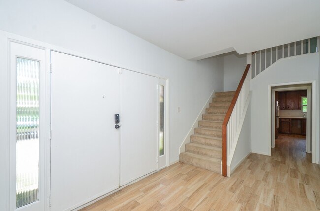 Building Photo - 2103 Winged Foot Dr