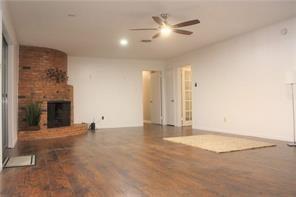 Foto del edificio - 2410 Royal Acres Dr