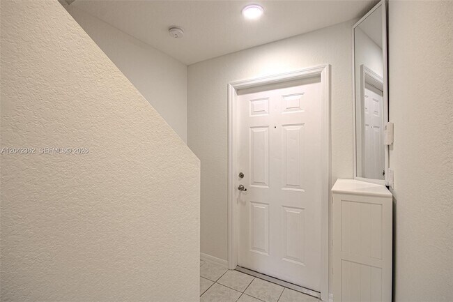 Foto del edificio - 16171 Sierra Palms Dr