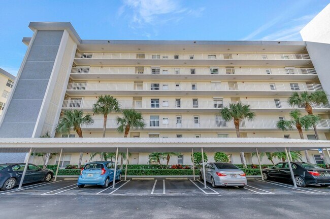 Foto del edificio - 1 Harbourside Dr