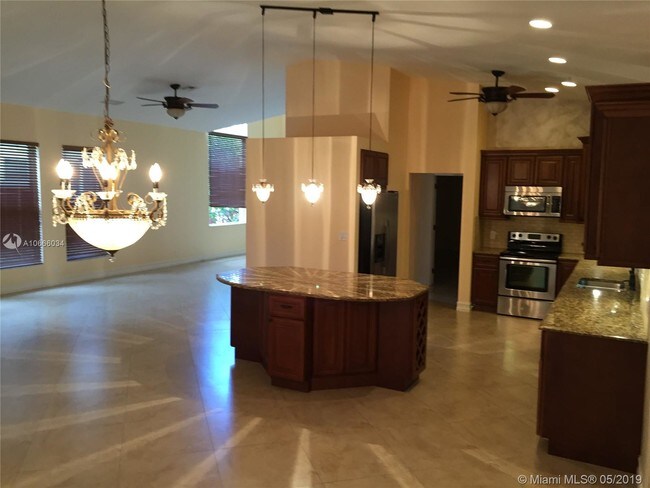 Foto del edificio - 469 Golden Beach Dr
