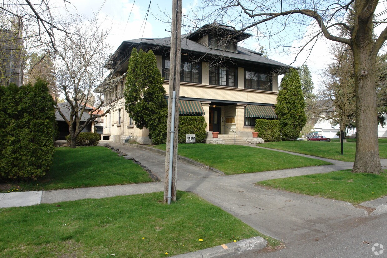 Building Photo - 2404 W 2nd Ave
