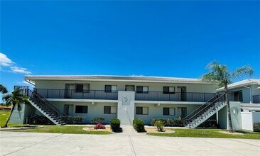Building Photo - 1211 Saxony Cir