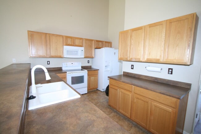 Foto del edificio - 3 Bedroom Home in Painted Sky!