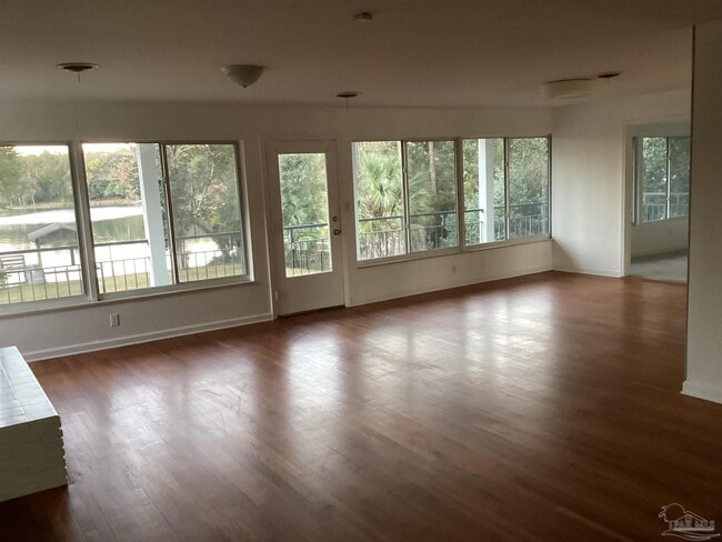 Building Photo - 1600 E Texar Dr