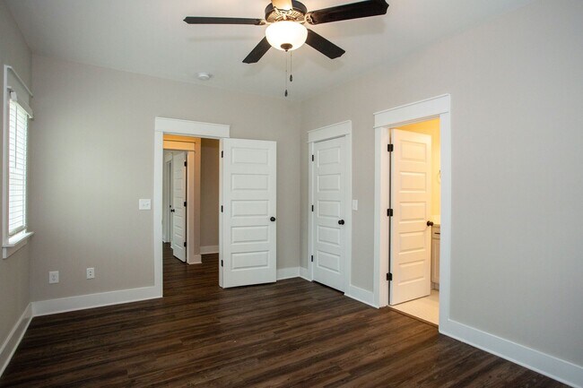 Building Photo - Spacious 3 Bedroom Home in Cahaba Heights!