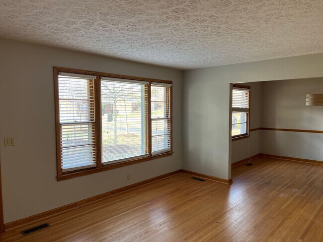 Foto del edificio - 2411 Chapman Dr