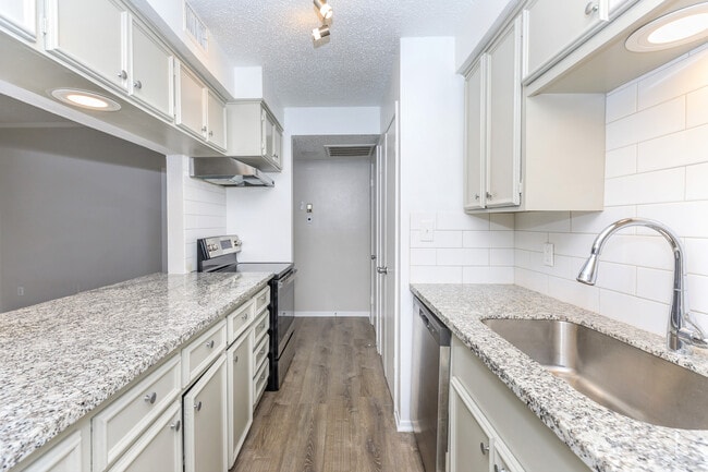 Building Photo - Bay House Apartments