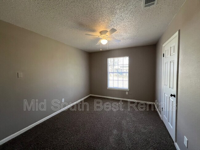 Building Photo - 3442 Dobbin Ferry Ave