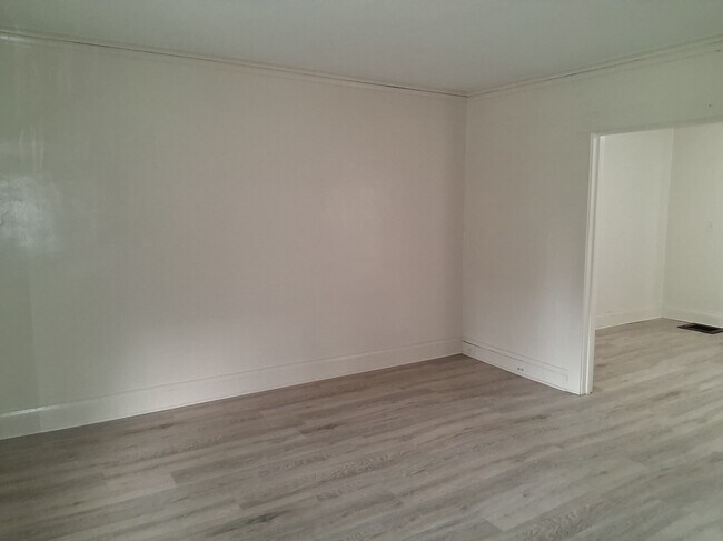 Foto del edificio - 3137 E Derbyshire Rd
