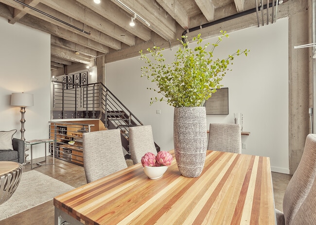 Building Photo - 73 Sumner St