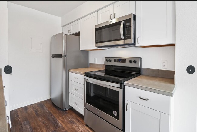 Building Photo - 508 W Gainsborough Rd