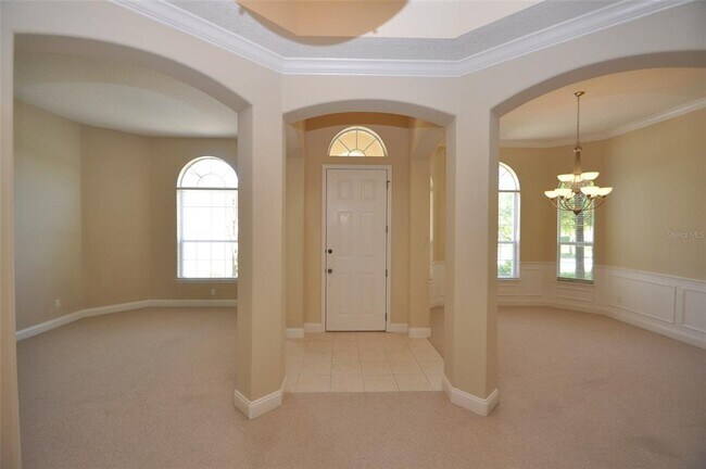 Building Photo - 17 N Village Dr