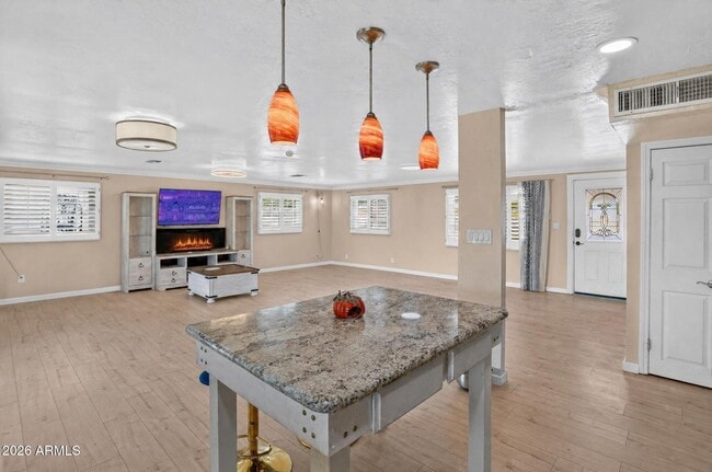 Building Photo - 3629 E Winchcomb Dr