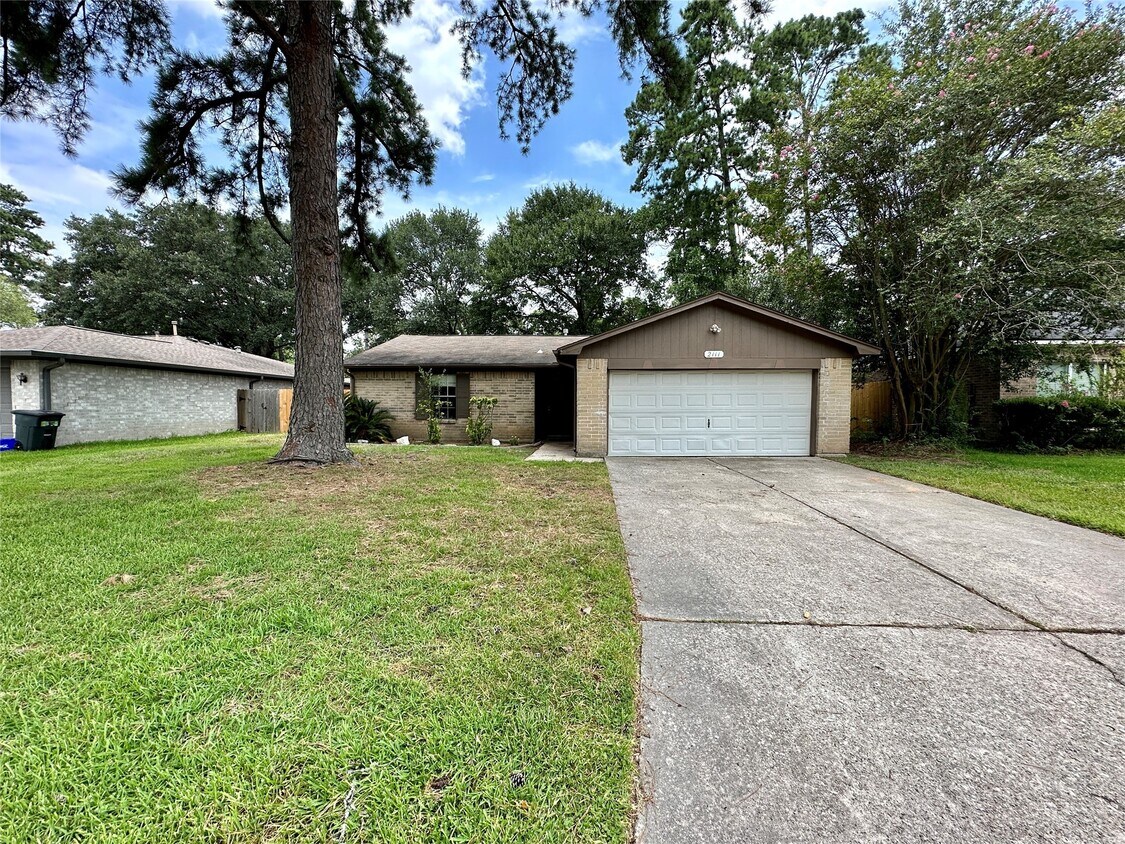 Primary Photo - 2111 Rycroft Dr