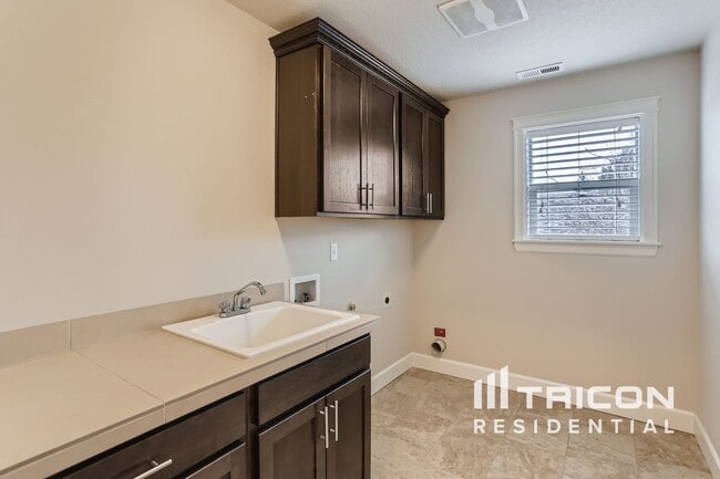 Foto del edificio - 7722 SW Eaker Pl