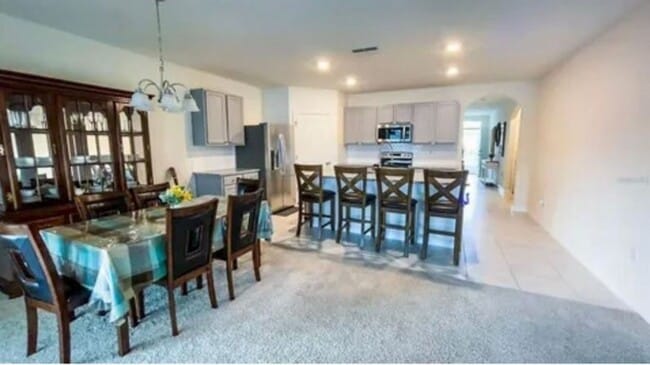 Foto del edificio - AVAILABLE DEC.1ST, 4 BEDROOM ONLY $2500 A ...