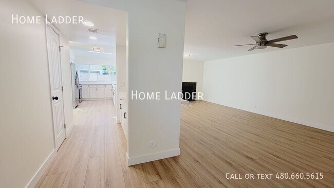 Foto del edificio - 4907 W Crocus Dr