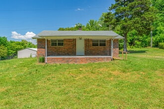 Building Photo - 8624 Walnut Springs Ln