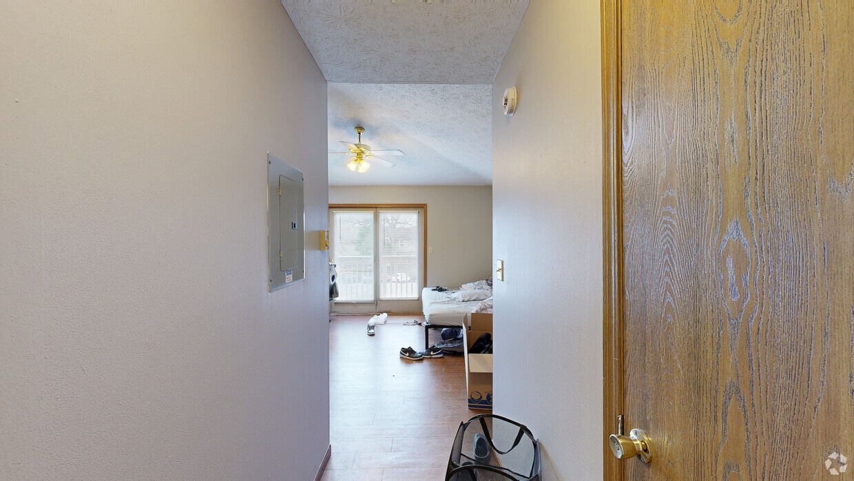 Photo - 420 S Chauncey Avenue Apartments